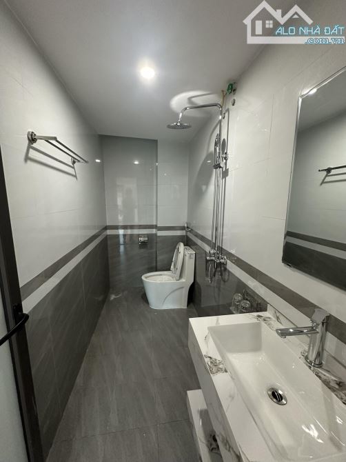🏡 BÁN NHÀ MỚI 5 TẦNG – MẶT PHỐ & Ô TÔ VÀO NHÀ - 5