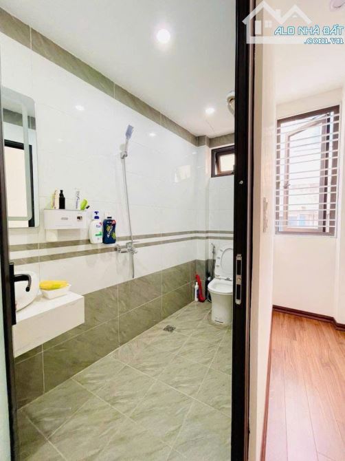 Hiếm - Phố Đỗ Nhuận Cạnh Công Viên Hòa Bình - Ngoại Giao Đoàn, 63m2 4 Tầng 12.3 tỷ - 5