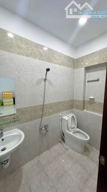 Hiếm! Nhà(4x15m)3pn4wc- HXT 8m đối diện công viên Đặng Thùy Trâm-Bình Lợi. Gía 10tỷ - 5
