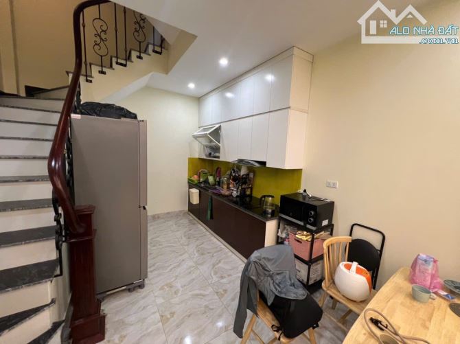 CHO THUÊ NGUYÊN CĂN NHÀ NGUYỄN VĂN CỪ- NGỌC LÂM - BỒ ĐỀ - Ô TÔ ĐỖ GẦN - 3PN - 5