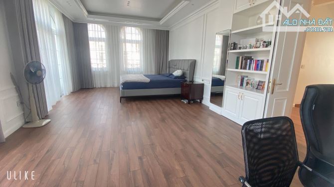 Biệt thự đơn lập KĐT Dịch Vọng - trục chính 5 làn ô tô - view công viên - 320m2 - 93 tỷ - 6