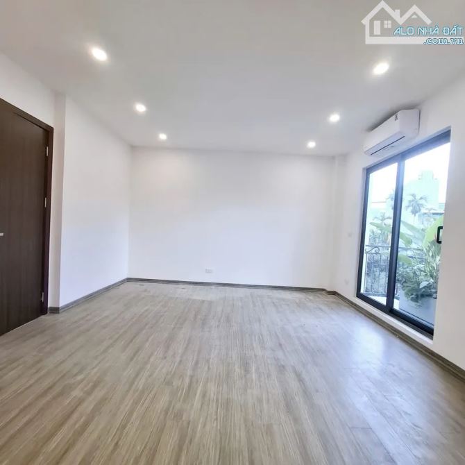BÁN NHÀ NGUYỄN VĂN LINH, LONG BIÊN - FULL NỘI THẤT - 6
