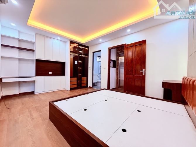 Bán nhà Lĩnh Nam. Thang máy - full nội thất. Vị trí đẹp - Ô tô tránh 1 nhà. - 6