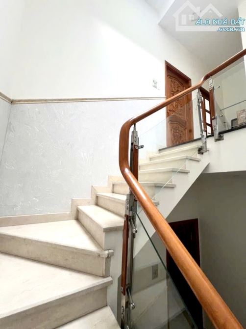 TỈNH LỘ 10- 81 M2- 4 TẦNG-5PN , HXH - KẾ TÊN LỬA - GIÁ CHỈ 11 Tỷ TL - 6