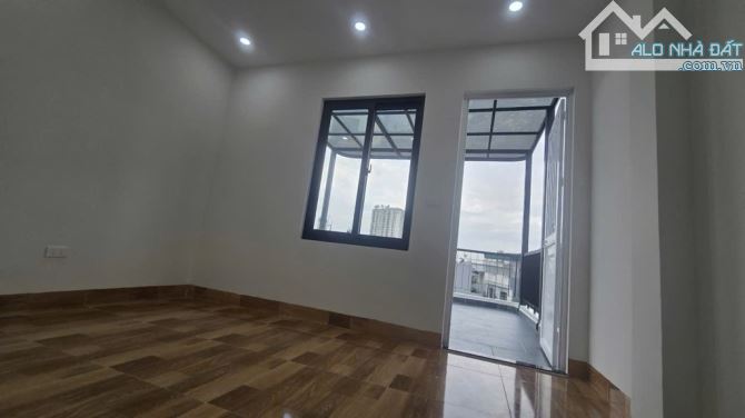 Bán nhà 4 tầng dẫn xây, độc lập, ngõ ô tô tại Phúc Lợi, Long Biên - 39m2, chỉ 7 tỷ - 6