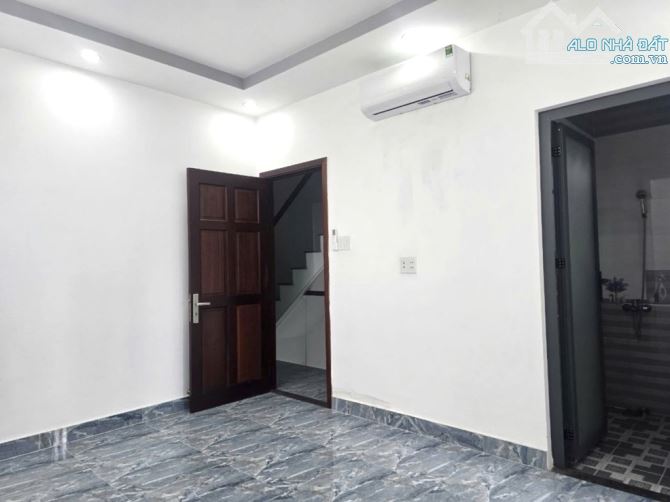 NHÀ 4 TẦNG MỚI ĐẸP LUNG LINH - HỒ VĂN LONG -NGANG 5.6M - HẺM 8M CÓ VỈA HÈ -  NHỈNH 6 TỶ - 6
