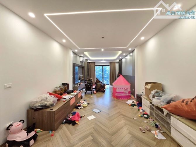 Bán nhà 6 tầng, thang máy, ô tô vào nhà tại Long Biên - 45m2/ 14.4 tỷ, gần Trường Quốc tế - 6