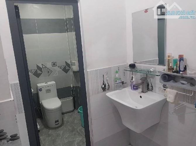 1 BÊN TRƯỜNG KIM ĐỒNG, BÌNH HƯNG HÒA B, BÌNH TÂN=45M2 - 2 TẦNG ĐẸP - HẺM XE HƠI - 6
