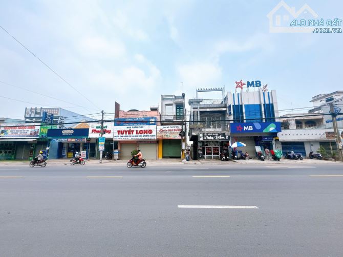HN085 ( NP318 )  🆘HẠ GIÁ MẠNH 1tỷ ( 9tỉ2 👉 8tỉ2  )  ➡️Bán Nhà Mặt Tiền QL1A  Ngay Ngân H - 6