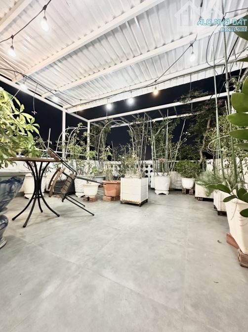 Bán căn nhà Dương Quảng Hàm 5 tầng có Gara oto 4PN - Nhà chủ xây kiên cố - 6
