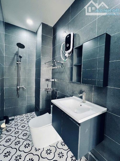 TOÀ CHDV GẦN CHỢ BÌNH ĐÔNG - 6 TẦNG BTCT - 73M2 - 9 PHÒNG - KHOÁN 40TR/TH - GIÁ 9.X TỶ - 6