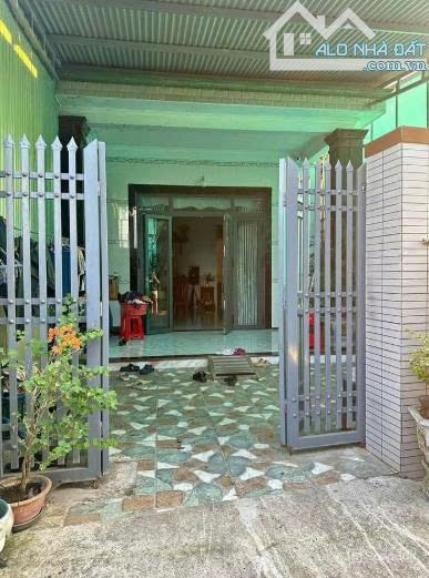 Chồng ngoại tình vợ bán nhà gấp để về quê ngoại, nhà ở Bà Điểm- Hóc Môn. DT 84m2, Giá 810 - 6