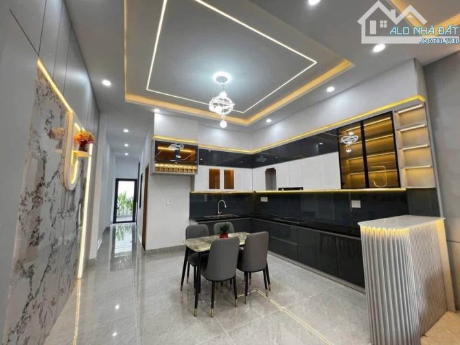 Bán nhà Phú Hòa – Công năng: 3PN, 3WC (2 WC khép kín), phòng khách, phòng thờ, bếp lớn - 6
