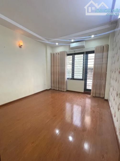 BÁN GẤP PHÂN LÔ VIP CẦU GIẤY - MẶT NGÕ Ô TÔ THÔNG - KINH DOANH - 2 THOÁNG, 18,6 TỶ. - 6