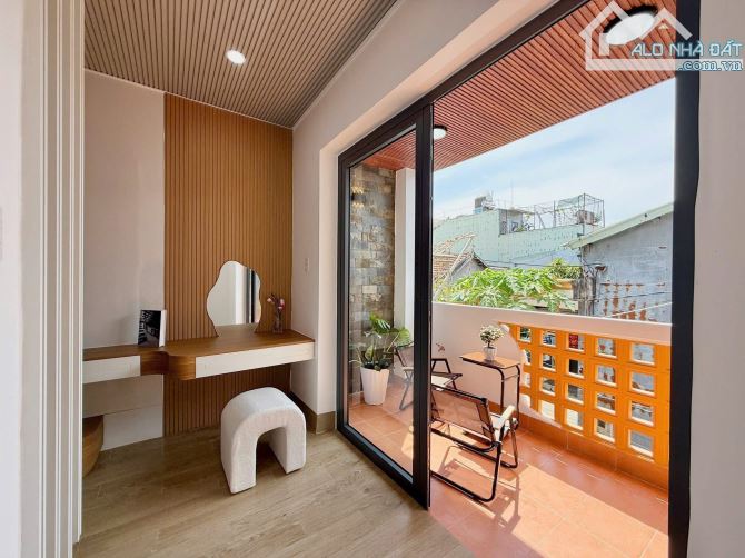 Nhà 2 tầng sát bãi oto đậu đỗ Hàn Mặc Tử - 6