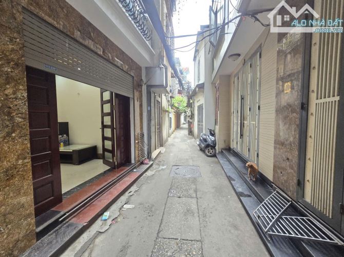Bán nhà Hai Bà Trưng lô góc 2 thoáng - 33/40m giá 7 tỉ - 5 tầng KCBT - ngõ 3m thẳng thông - 6
