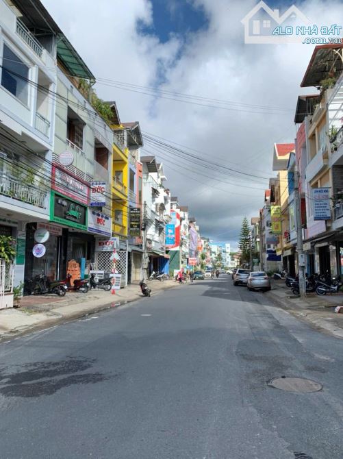 🏡 BÁN NHÀ PHỐ MẶT TIỀN NGAY KQH MẠC ĐĨNH CHI ĐÀ LẠT - VỊ TRÍ ĐẸP - ĐƯỜNG RỘNG 8M - 6