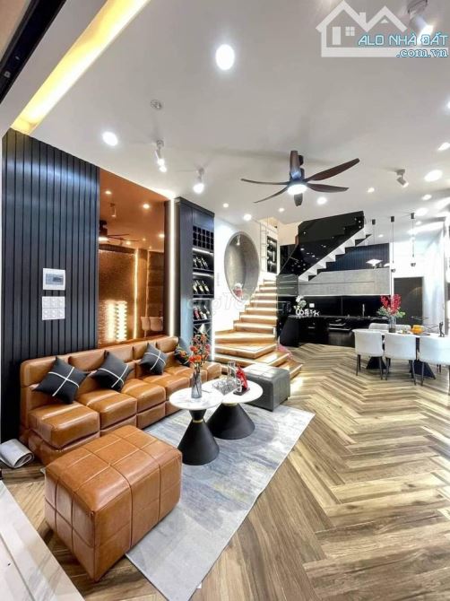 Độc quyền! Chùa Bộc, ngõ thông, 35m ra ô tô, ngõ to, nhà mới, 49m2*5T - 6
