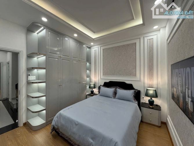 Nhà phố 4 tầng full nội thất cao cấp. Quận 7 - 6