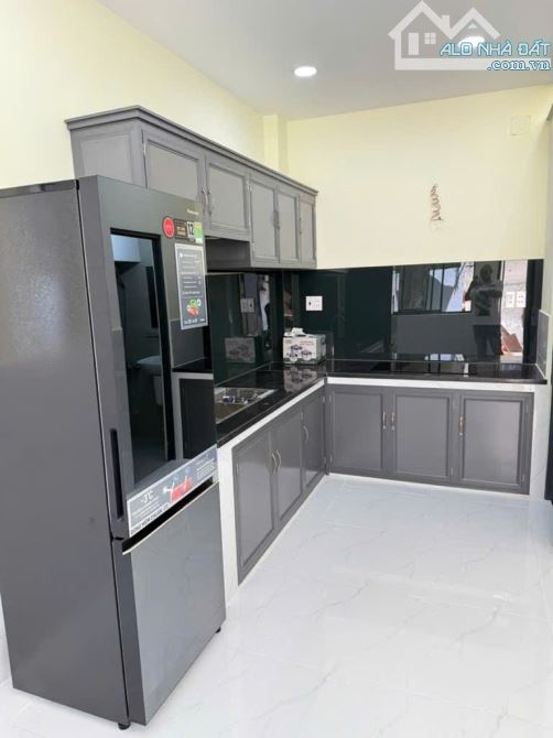 1 tỷ hơn có nhà xây mới ,1/ gần nguyễn sơn, tân phú - 30m ra mt - 2 tầng - ngang đẹp 4m - 6