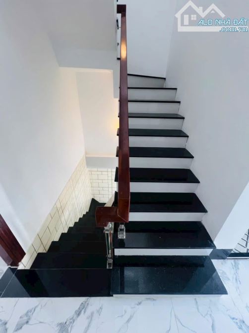 Nhà 2 lầu mới lộ 10m hướng Đông Nam giá 3 tỷ 950tr (thương lượng) - 7