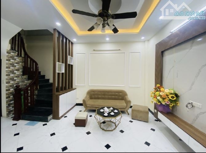 💥 HÀNG HIẾM BÁT KHỐI – NHÀ MỚI TINH – Ô TÔ ĐỖ CỔNG 💥VƯU SÔNG HỒNG   🏡 DT 31m², MT 3.6m, - 7