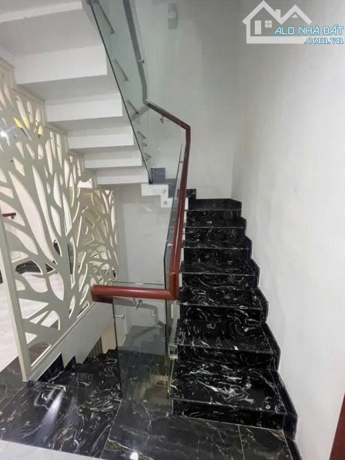 🔥 QUẬN 5 (P.6) _ NHÀ ĐẸP MỚI KENG - VỊ TRÍ VÀNG – 6 PN- 6WC SÁT MẶT TIỀN _ HẺM SẠCH SẼ - 7