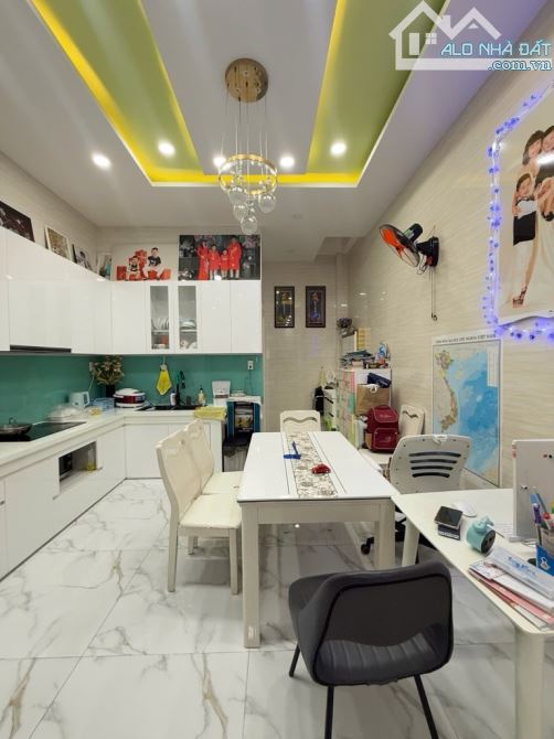 Nhà siêu phẩm Lạc Long Quân – Tân Bình – 3 tầng BTCT – Nở hậu nhẹ – 61m² – Chỉ nhỉnh 7 tỷ - 7