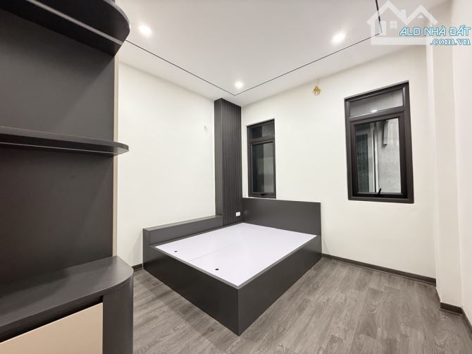 NGUYỄN AN NINH - 6 Tầng - Thang Máy - Ngõ Thông- Gần phố -Full Tiện Ích - 7
