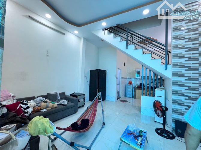 Bán nhà trệt lầu đường 102 Lã Xuân Oai , P.TNPA , Quận 9 - 7