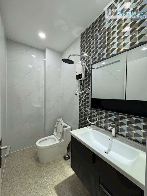 Nhà phố 4 tầng full nội thất cao cấp. Quận 7 - 7