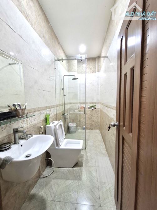 Bán nhà đẹp 5 tầng, 64m2 (5x14), Hẻm xe hơi, ngay Hương Lộ 80, gần Lê Văn Quới, hơn 4 tỷ - 7