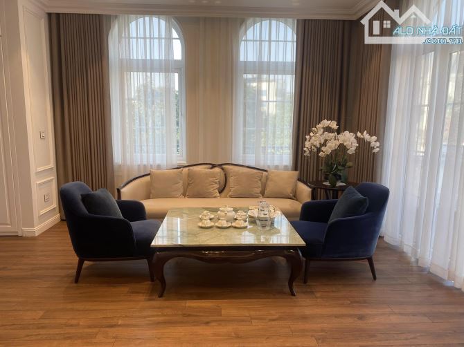 Biệt thự đơn lập KĐT Dịch Vọng - trục chính 5 làn ô tô - view công viên - 320m2 - 93 tỷ - 8