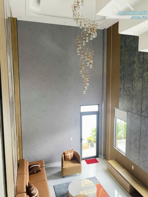 Nhà khu phân lô cao tầng -Xe hơi Đậu cửa - 6.5m x 16m - 4 tầng - An Phú Đông - Giá 7.5 tỷ - 8