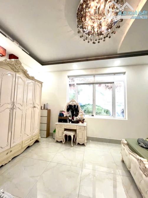 TỈNH LỘ 10- 81 M2- 4 TẦNG-5PN , HXH - KẾ TÊN LỬA - GIÁ CHỈ 11 Tỷ TL - 8