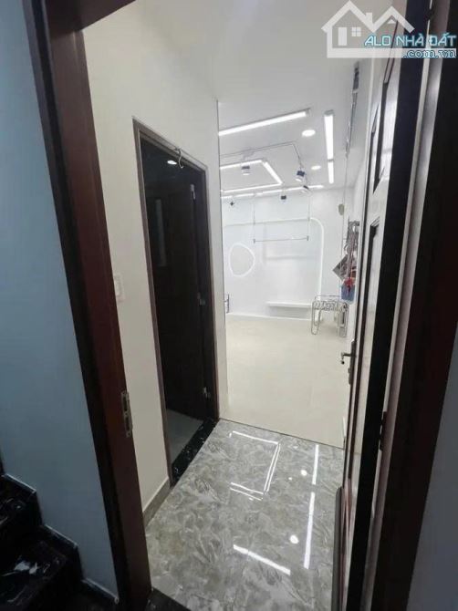 🔥 QUẬN 5 (P.6) _ NHÀ ĐẸP MỚI KENG - VỊ TRÍ VÀNG – 6 PN- 6WC SÁT MẶT TIỀN _ HẺM SẠCH SẼ - 8