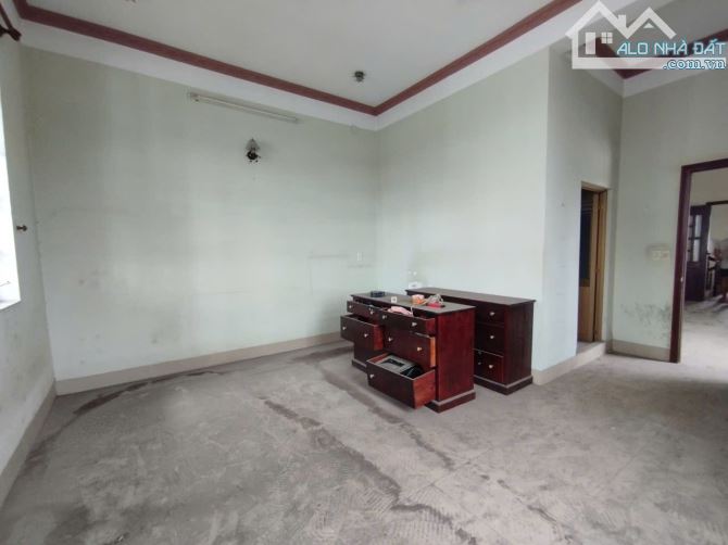 Cho thuê nguyên căn nhà mặt tiền đường Nguyễn Ái Quốc, Quốc lộ 1K - 8