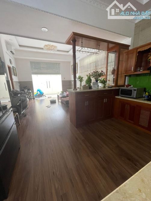 BÁN NHÀ GIÁ RẼ ĐƯỜNG GÒ Ô MÔI QUẬN 7 DIỆN TÍCH 168M2  GIÁ 10 TỶ 6. - 8