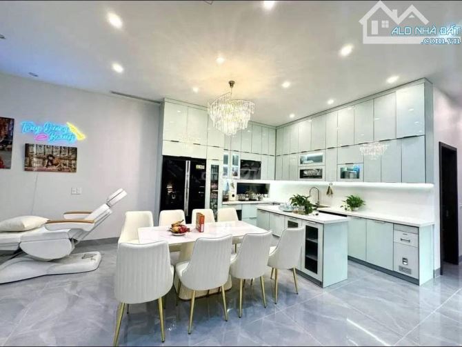 Bán Gấp! Trần Hữu Tước, Lô góc, Gần phố, nhà đẹp ở ngay, 38m2*5T - 8