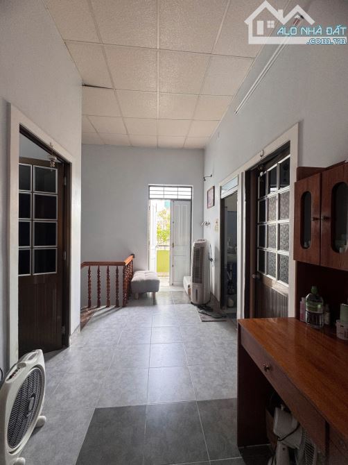 Căn nhà đẹp hẻm Thông Dã Tượng và Hoàng Diệu, cách Biển chỉ 300m. Dt gần 70m2, ngang 6,8M - 8