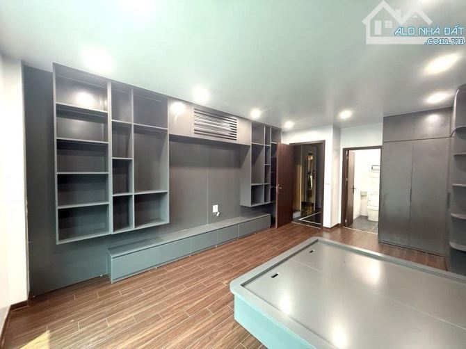 BÁN NHÀ TÂN MAI , PHÂN LÔ BÀN CỜ - LÔ GÓC - Ô TÔ ĐỖ CỬA ,THANG MÁY . DT 45M x7Tx16,8Tỷ - 9