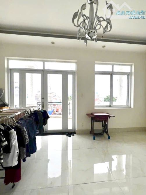 TỈNH LỘ 10- 81 M2- 4 TẦNG-5PN , HXH - KẾ TÊN LỬA - GIÁ CHỈ 11 Tỷ TL - 9