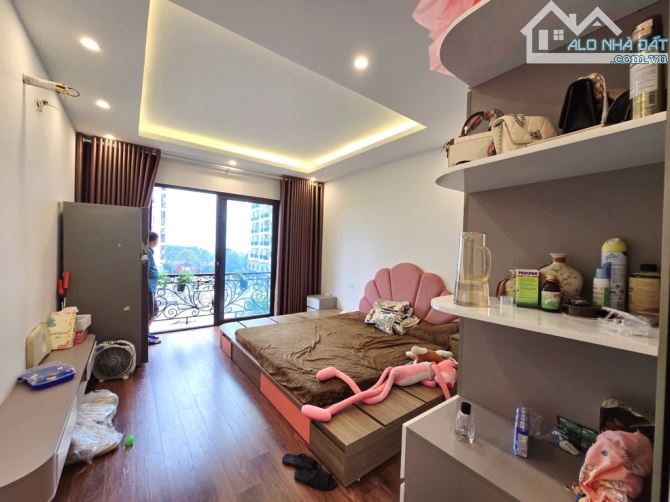 Bán nhà 6 tầng, thang máy, ô tô vào nhà tại Long Biên - 45m2/ 14.4 tỷ, gần Trường Quốc tế - 9