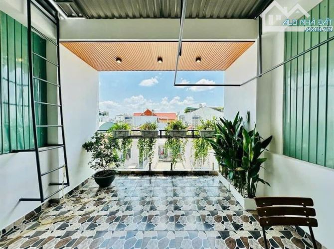 Đi nước ngoài định cư bán gấp nhà ở đường Nguyễn Văn Mai, phường Võ Thị Sáu, quận 3, giá 2 - 9