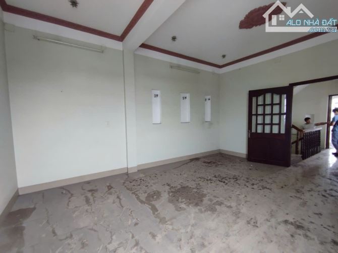 Cho thuê nguyên căn nhà mặt tiền đường Nguyễn Ái Quốc, Quốc lộ 1K - 9