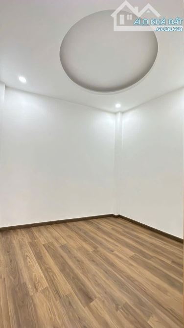 BÁN NHÀ MỚI ĐẸP QUẬN 4 DT 3,8*11 DÂN CƯ 4 TẤM THIẾT KẾ HIỆN ĐẠI GIÁ 6TỈ NHĨNH GIÁP Q1 - 9