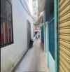 Nhà hẻm Thống Nhất - Nha Trang  Ko phải hẻm sâu nha. Chỉ cách đường lớn 1 căn nhà