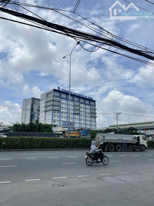 Vườn Lài P An Phú đông q12 / 11 x30 trêt lầu 28 triêu / thang hẻm thông xe hơi - 9