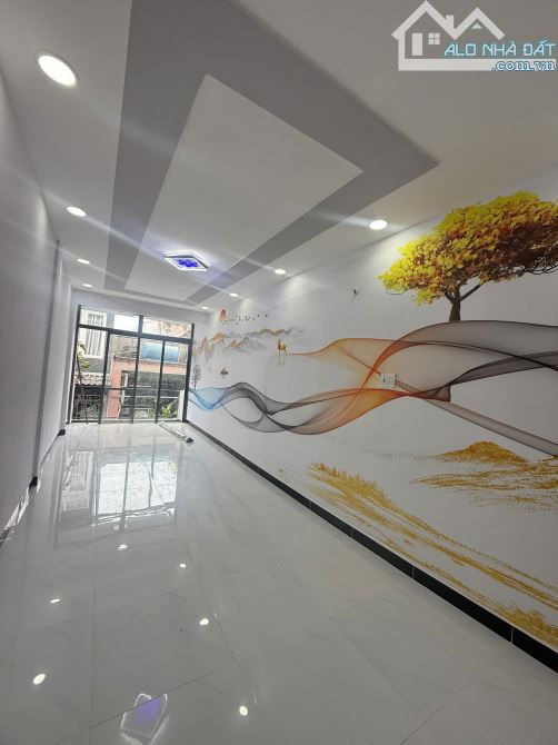 CAO ĐẠT P1 QUẬN 5 HẺM 4M Ô TÔ TỚI NHÀ,3 TẦNG MỚI Ở NGAY, SỔ HỒNG RIÊNG