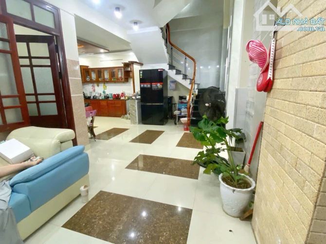 🌈SỞ HỮU LIỀN TAY NHÀ 3 TẦNG ĐẸP–DT  LỚN 106M²–ĐINH TIÊN HOÀNG, TRUNG TÂM HẢI CHÂU🌈